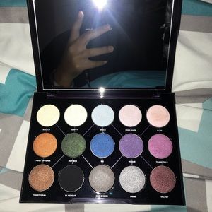 Urban Decay Distortion Eyeshadow Palette